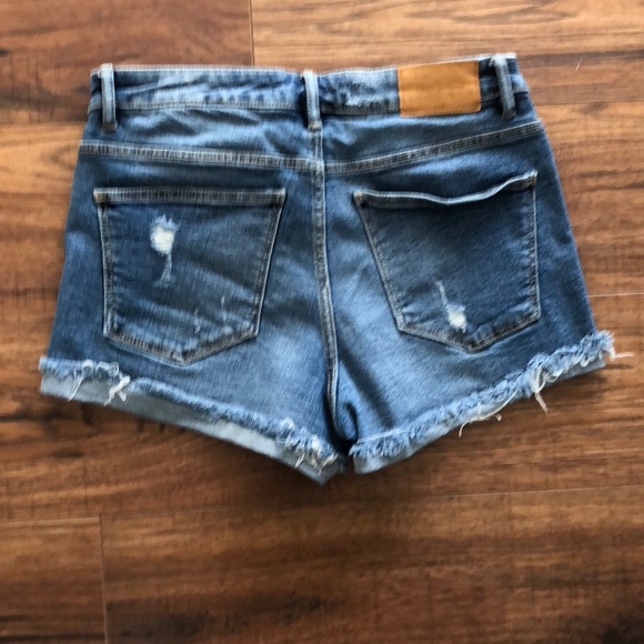 Zara shorts - Picture 3 of 4